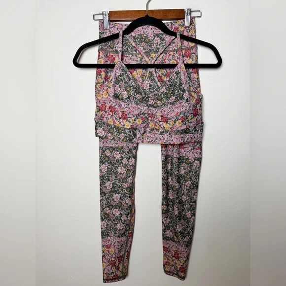 Savvi matching set leggings sport bra green pink floral large small activewear - Picture 1 of 8